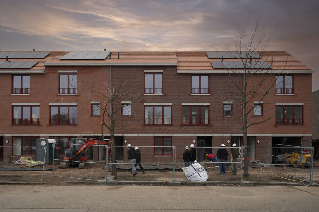 Sociale woningbouw Antwerpen - Projectleiders DPS op werfbezoek bij Woonhaven